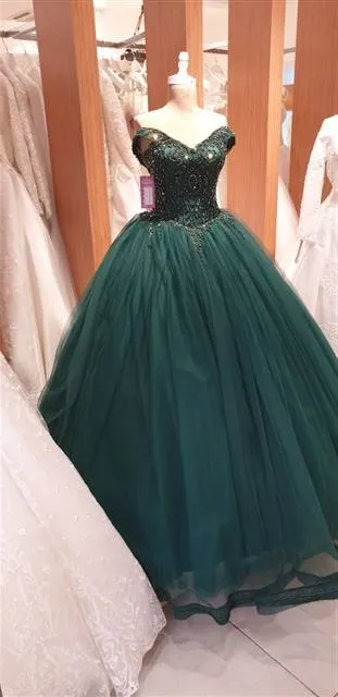 Luxury Evening & Gala Gown Collection Model 56 — Women's Fashion, Evening Gowns, Modest Wear & Hajj Clothing | AFRIMEKS Foreign Trade