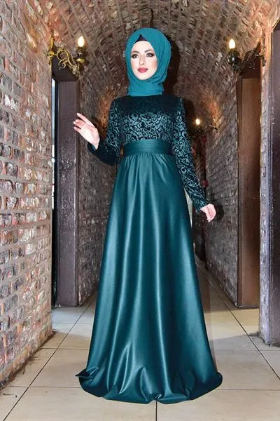 Princess Evening Gown Emerald Green — Export Series 37 — Women's Fashion, Evening Gowns, Modest Wear & Hajj Clothing | AFRIMEKS Foreign Trade